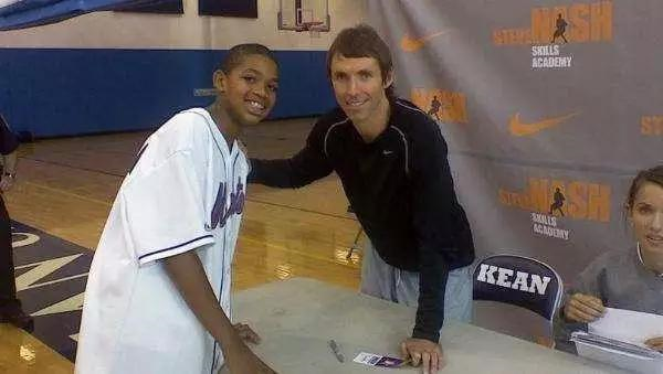 运动员们在 运动员们在