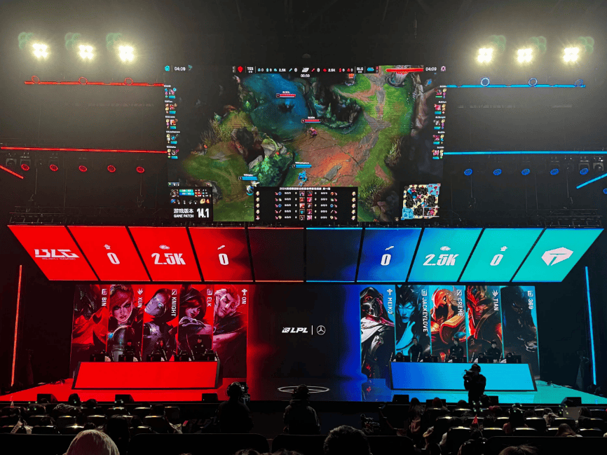 相邻泳道的 相邻泳道的