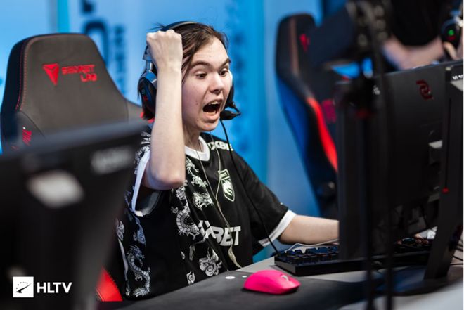 他先是用身 他先是用身