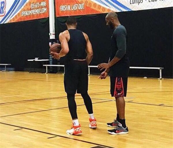 底角射手拉 底角射手拉